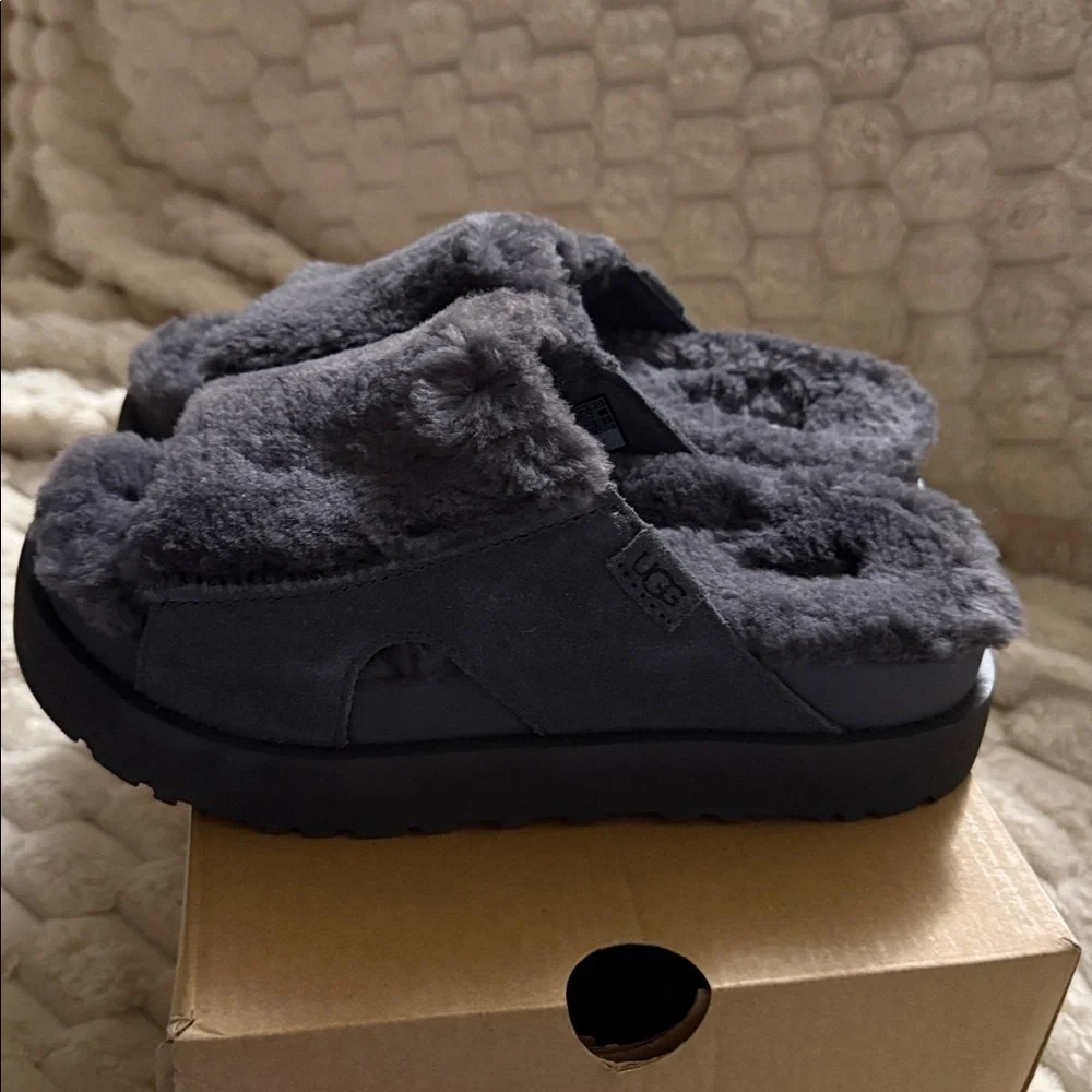 UGG Bayonna Slip-On in grey sz 6 - Picture 3 of 6